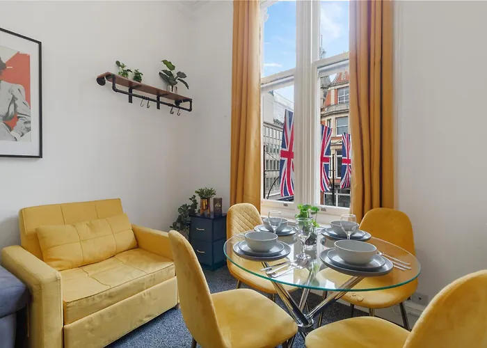 Oxford Street 1 Bedroom Shopping Retreat! 3Gc
