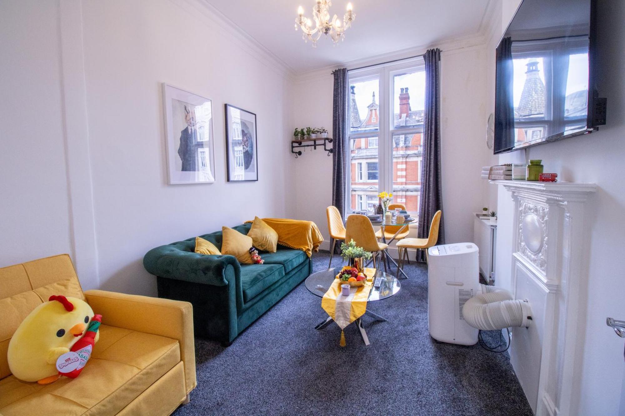 Oxford Street 1 Bedroom Shopping Retreat! 3gc London
