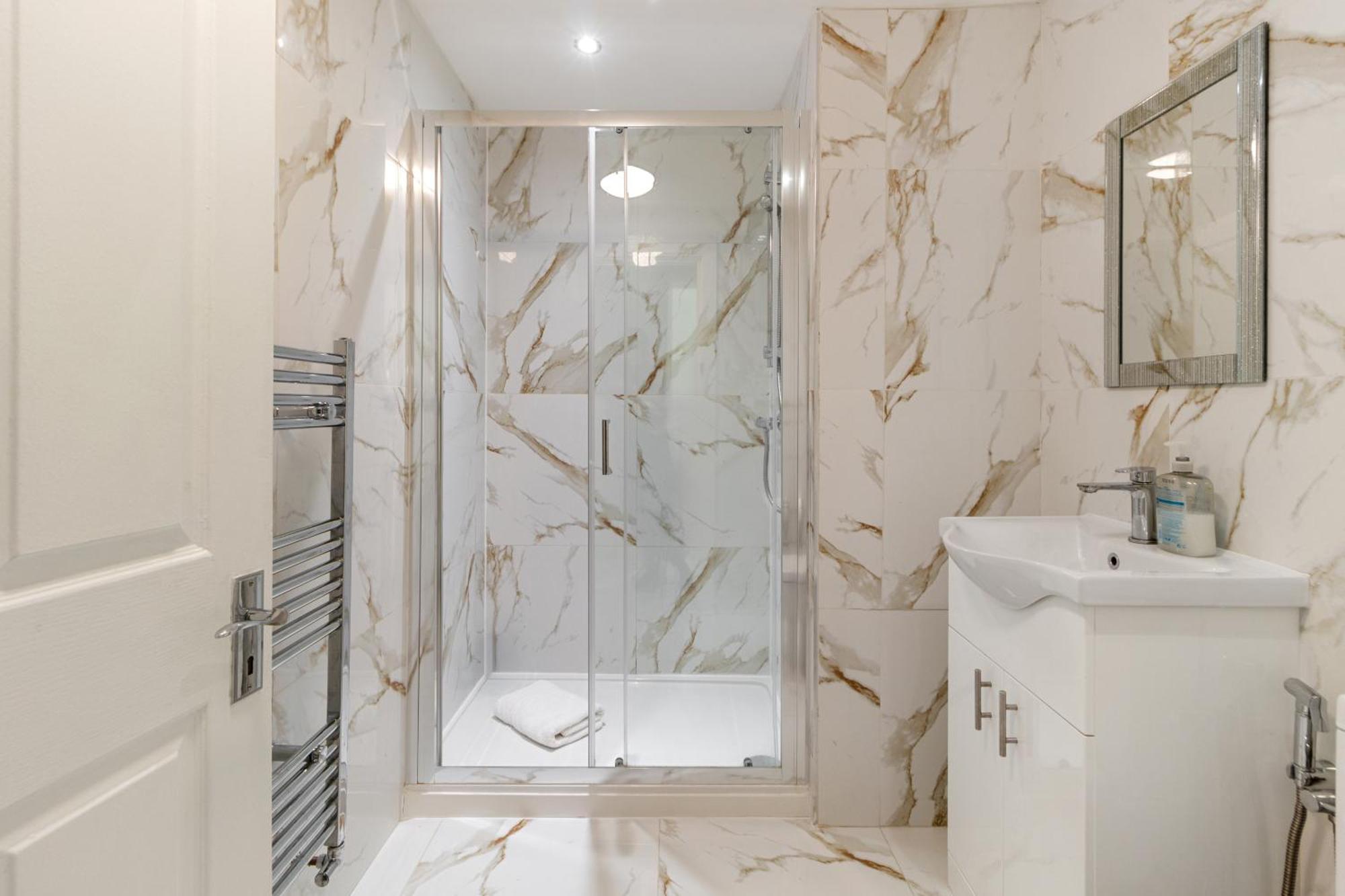 Oxford Street 1 Bedroom Shopping Retreat! 3gc London