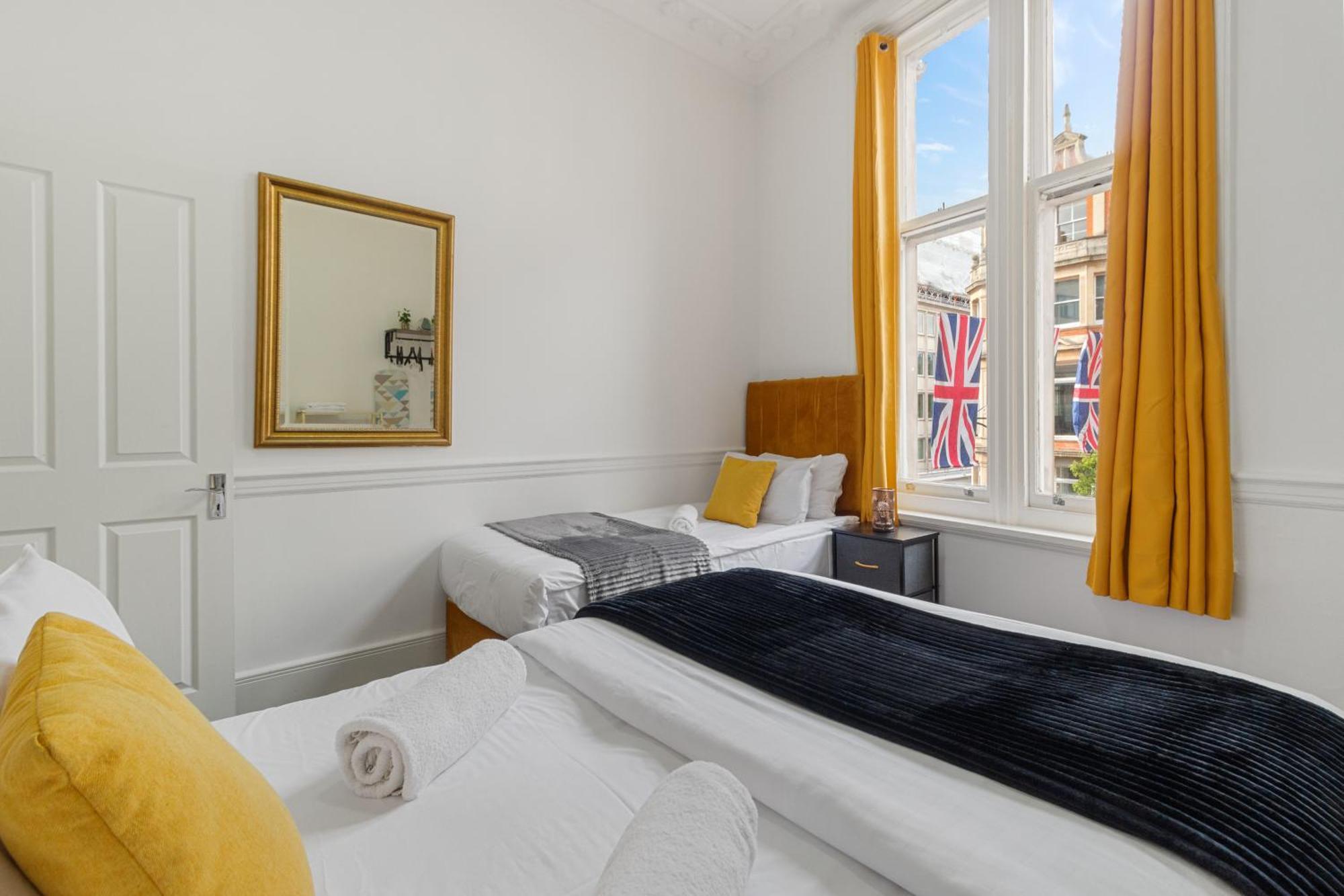 Oxford Street 1 Bedroom Shopping Retreat! 3gc London
